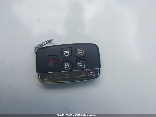 2017 JAGUAR XE SAJAD4BV6HA955613 Photo 10