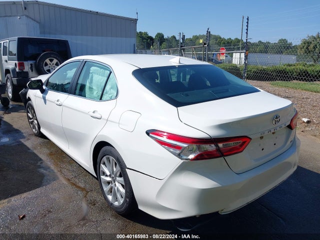 Toyota CAMRY LE 2020 4T1C11AKXLU944641 Image 3