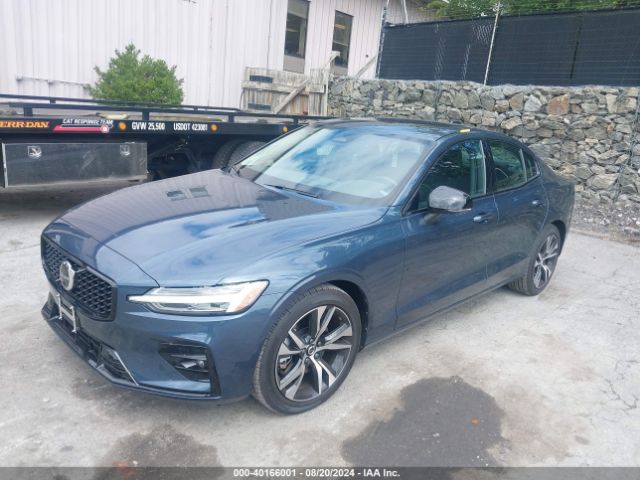 7JRL12TL1RG319859 Volvo S60 B5 Plus Dark Theme