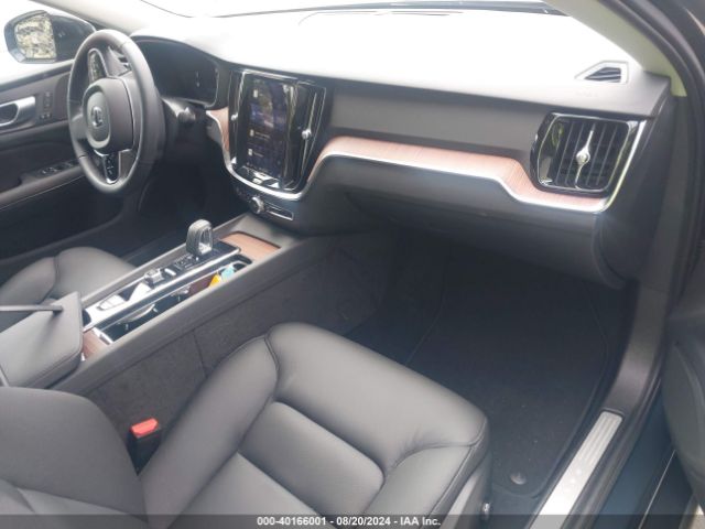 7JRL12TL1RG319859 Volvo S60 B5 Plus Dark Theme