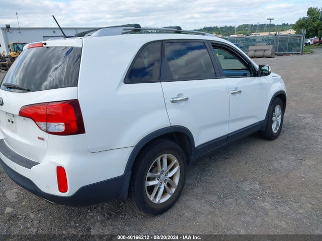 KIA Sorento Lx V6 2014 5XYKT4A70EG472140 Image 4