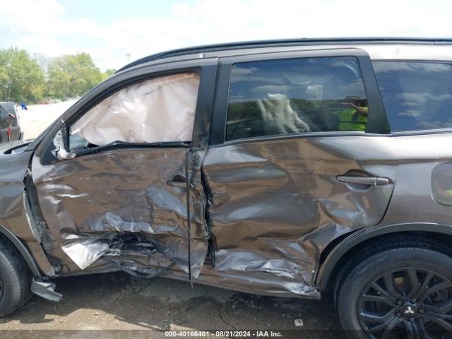JA4AD3A34JZ036736 Mitsubishi Outlander Le