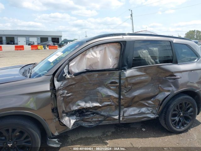 JA4AD3A34JZ036736 Mitsubishi Outlander Le