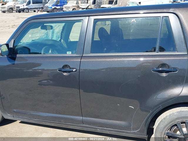 JTLZE4FE1FJ080533 Scion Xb 686 Parklan Edition