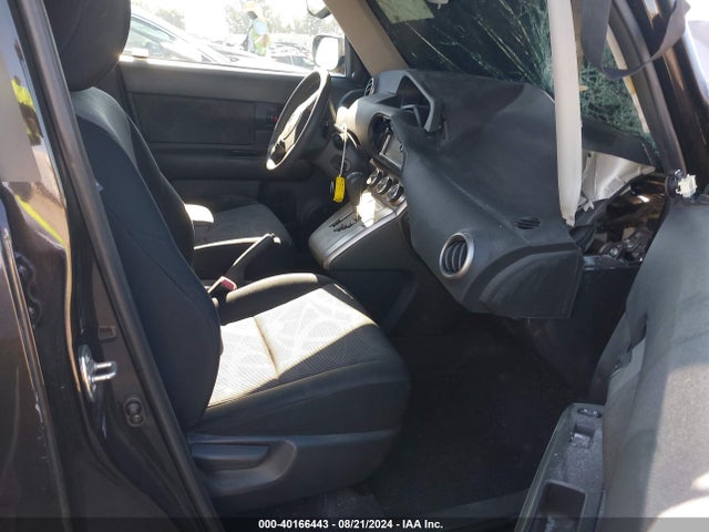 JTLZE4FE1FJ080533 Scion Xb 686 Parklan Edition