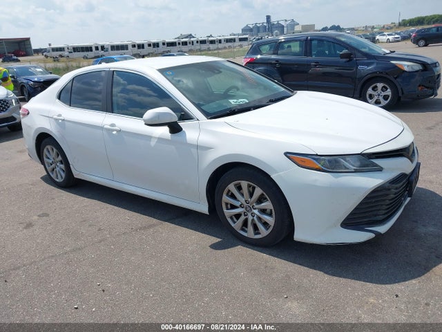 Toyota CAMRY LE 2019 4T1B11HK0KU776203 главное изображение