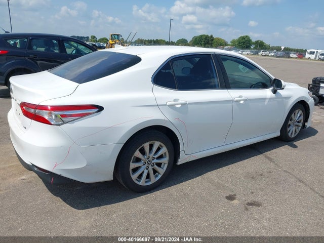 Toyota CAMRY LE 2019 4T1B11HK0KU776203 Image 4