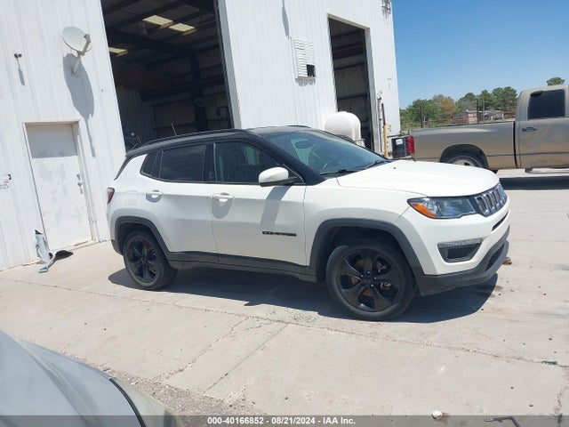 3C4NJCBB3KT614579 Jeep Compass Altitude Fwd