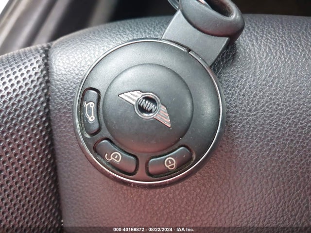 2011 MINI COOPER WMWSU3C59BT095792 Photo 10