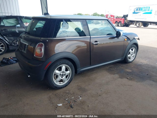 2011 MINI COOPER WMWSU3C59BT095792 Photo 3