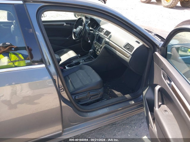 1VWBT7A31GC034827 Volkswagen Passat 1.8t Se