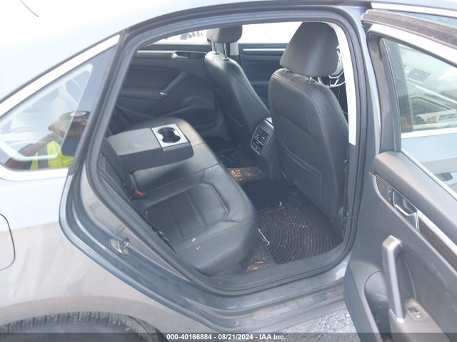 1VWBT7A31GC034827 Volkswagen Passat 1.8t Se