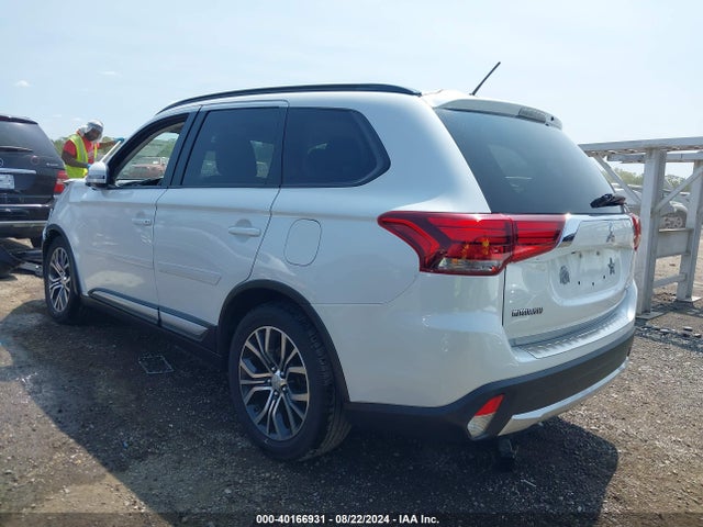 2016 MITSUBISHI OUTLANDER JA4AD3A33GZ003865 Photo 2