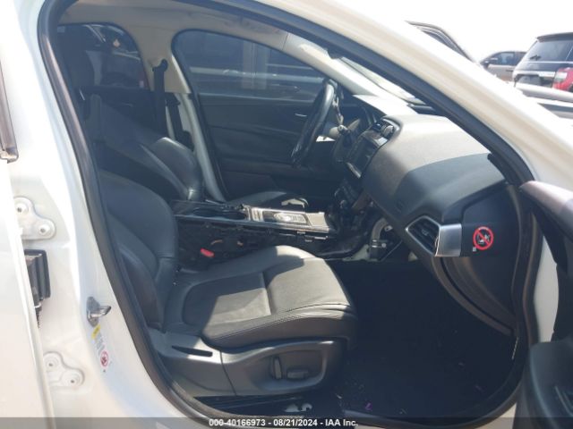 SAJAR4BG9HA966740 Jaguar Xe 25t