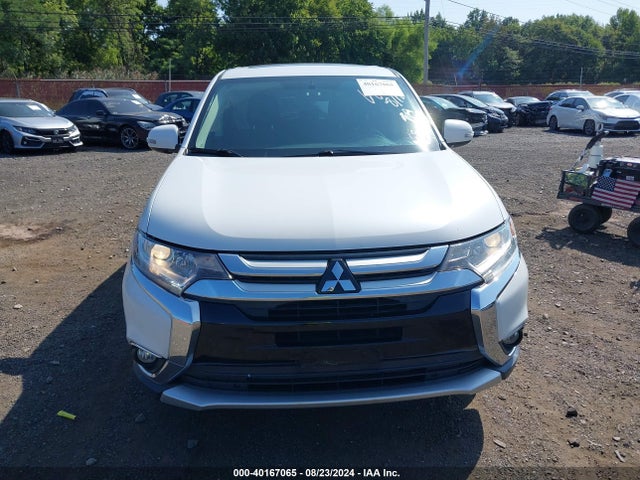 JA4AZ3A3XHZ027485 Mitsubishi Outlander Se/sel