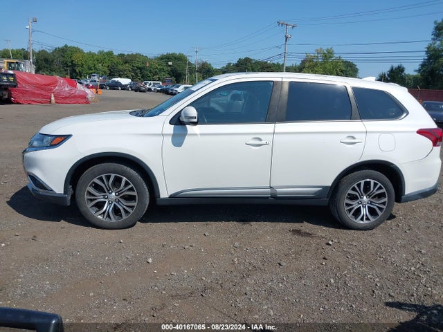 JA4AZ3A3XHZ027485 Mitsubishi Outlander Se/sel