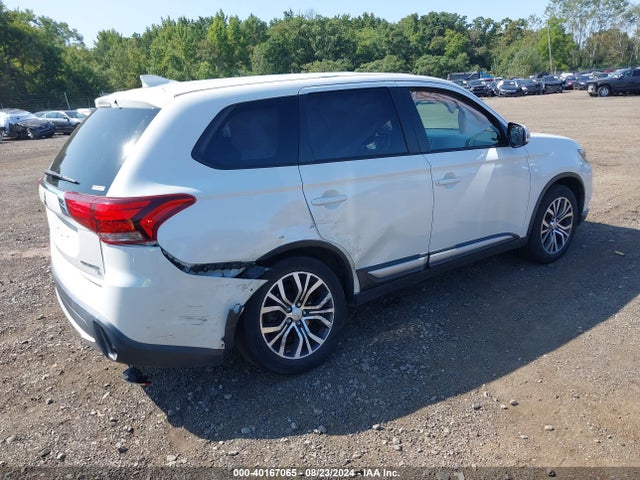 2017 MITSUBISHI OUTLANDER JA4AZ3A3XHZ027485 Photo 3