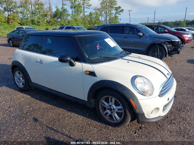 2011 MINI COOPER WMWSU3C54BT183441 Photo 0