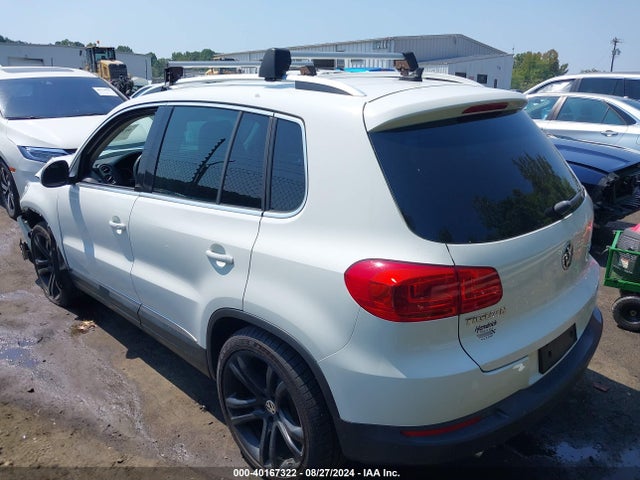 WVGAV3AX2EW555437 Volkswagen TIGUAN SE