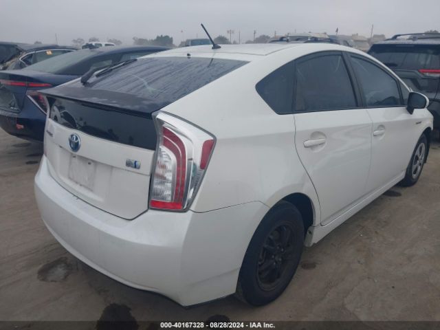 JTDKN3DU8E1776998 Toyota Prius Two