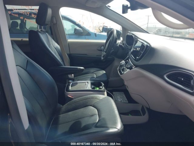 2C4RC1BG5NR169085 Chrysler Pacifica Touring L