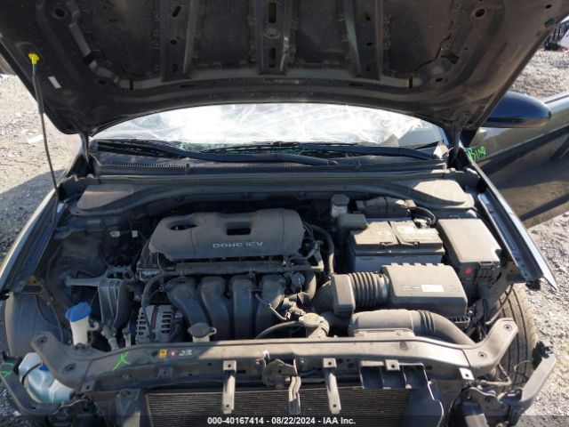 KMHD74LFXHU422121 Hyundai ELANTRA SE