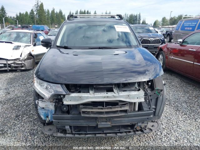JA4AZ3A33JJ000973 Mitsubishi Outlander Se