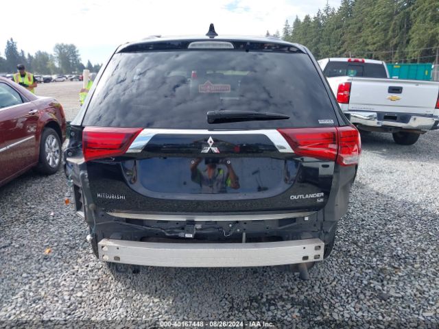 JA4AZ3A33JJ000973 Mitsubishi Outlander Se