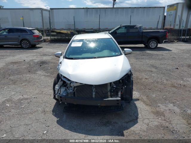 2T1BURHE1KC219012 Toyota COROLLA LE