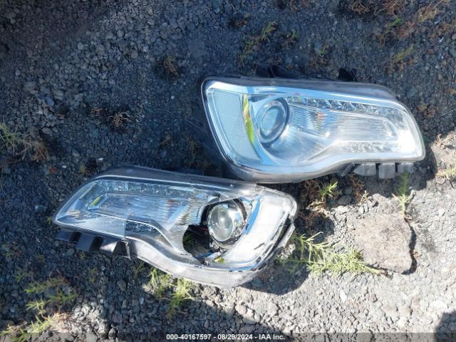2C3CCAAG9JH308825 Chrysler 300 Touring