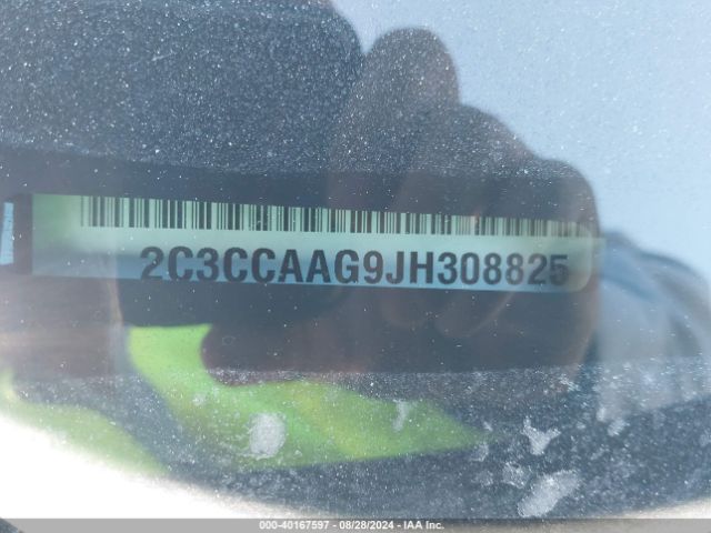 2C3CCAAG9JH308825 Chrysler 300 Touring