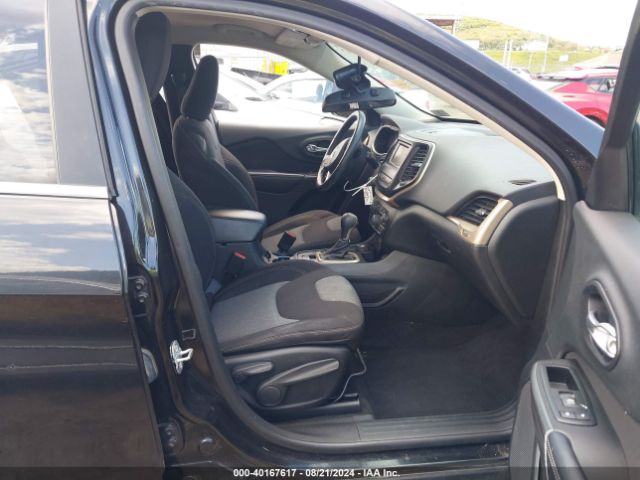 1C4PJMCS3EW153282 Jeep Cherokee Latitude