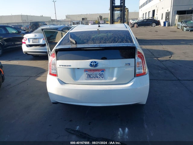 Toyota Prius Two 2015 JTDKN3DU7F1995422 Image 16