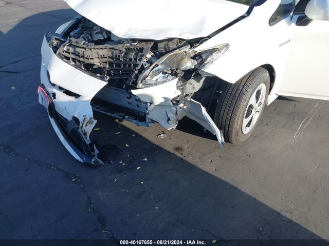 Toyota Prius Two 2015 JTDKN3DU7F1995422 Image 17