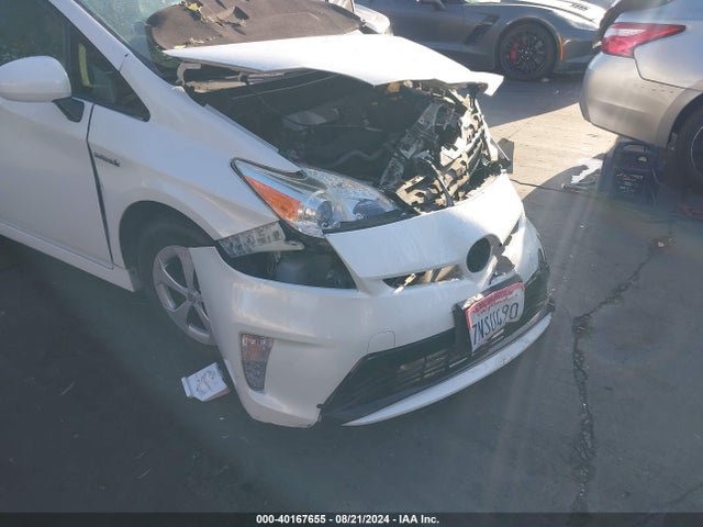 Toyota Prius Two 2015 JTDKN3DU7F1995422 Image 18