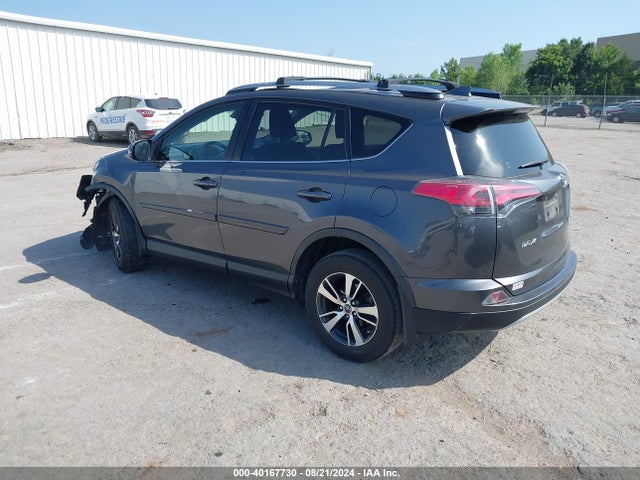 Toyota Rav4 Xle 2017 JTMRFREV8HJ706993 Image 3