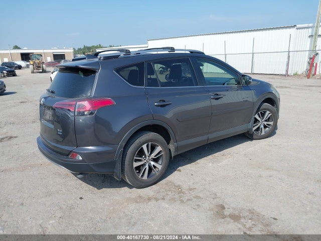 Toyota Rav4 Xle 2017 JTMRFREV8HJ706993 Image 4
