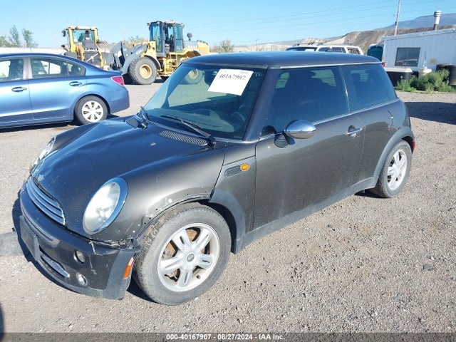 2006 MINI COOPER WMWRC33556TK66464 Photo 1