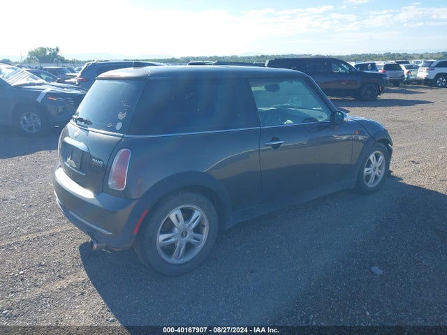 2006 MINI COOPER WMWRC33556TK66464 Photo 3