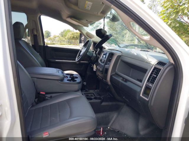 3C6UR5CL1JG390931 RAM 2500 Tradesman  4x4 6'4 Box