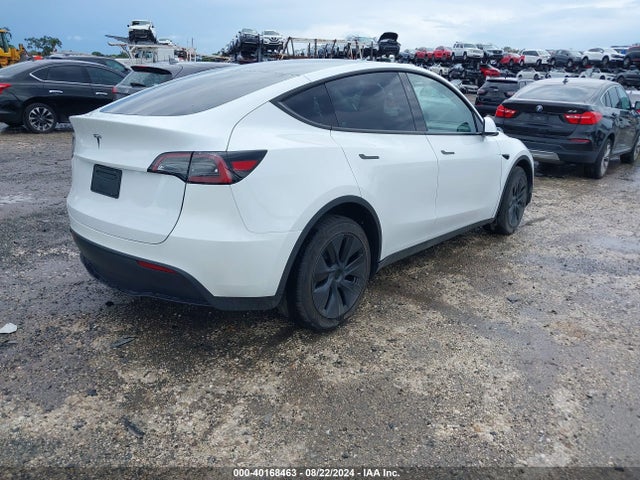 2024 TESLA MODEL Y 7SAYGDED0RF131190 Photo 3