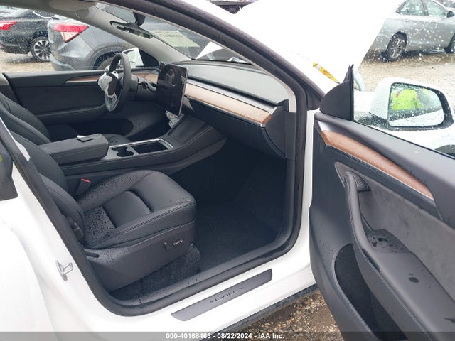 2024 TESLA MODEL Y 7SAYGDED0RF131190 Photo 4