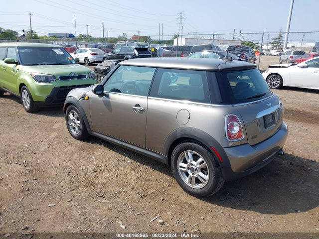 2012 MINI COOPER WMWSU3C53CT263198 Photo 2