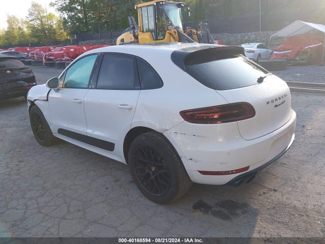 2018 PORSCHE MACAN WP1AG2A52JLB60286 Photo 2