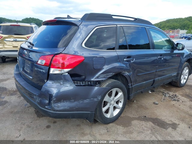 Subaru Outback 2.5i Premium 2014 4S4BRCFC4E3228098 Image 17