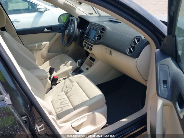 WVGBV7AXXHK016653 Volkswagen Tiguan 2.0t/2.0t S