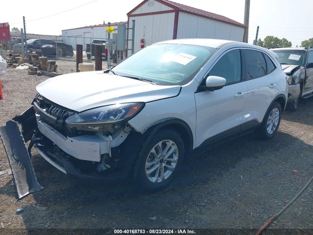 Ford ESCAPE SE 2020 1FMCU0G60LUA72952 Image 2