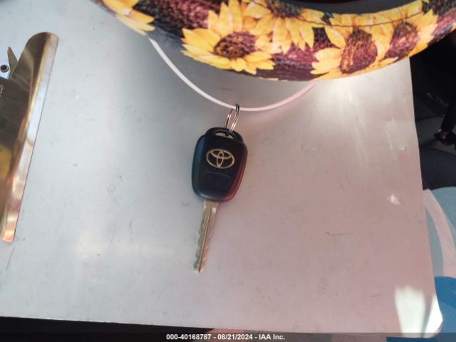 JTDKDTB35E1562015 Toyota Prius C One
