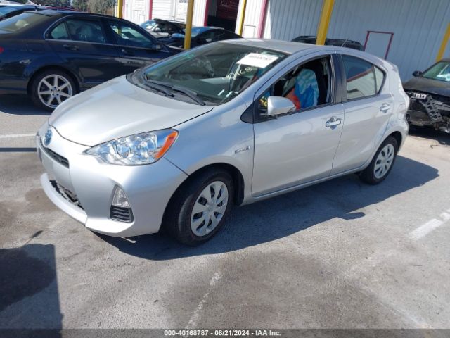 JTDKDTB35E1562015 Toyota Prius C One