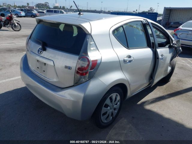 JTDKDTB35E1562015 Toyota Prius C One